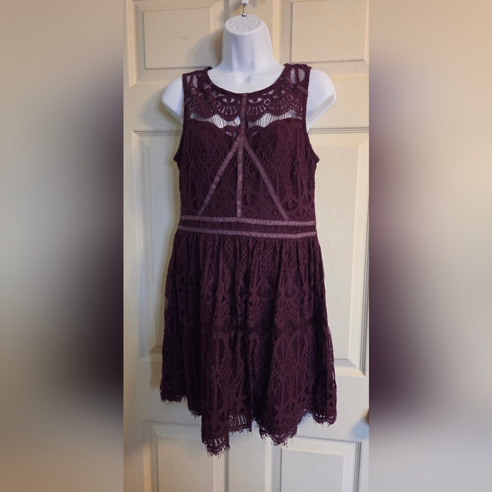 Lily Rose Elegant Lace Dress in Burgundy Juniors Size Large